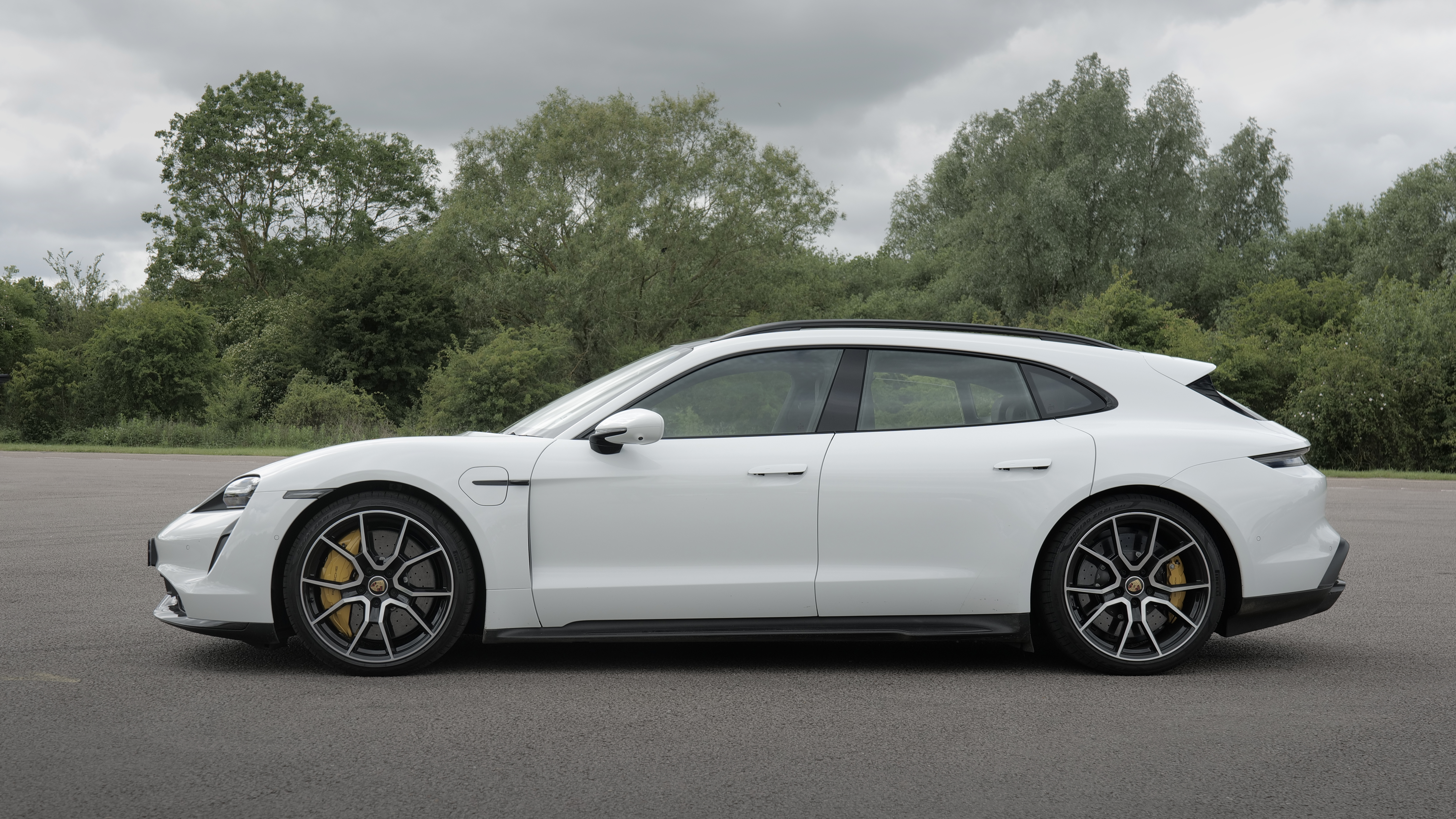 Porsche TAYCAN SPORT TURISMO 300kW 79kWh 5dr RWD Auto [75 Years/5 Seat]